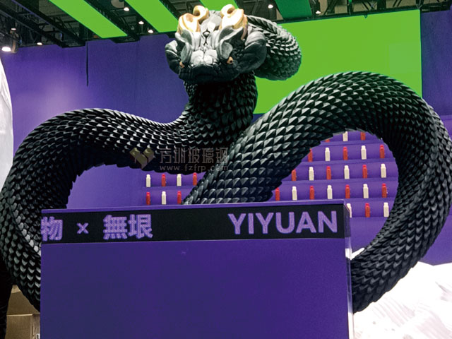 玻璃鋼大型蟒蛇雕塑逼真亮相深圳茶博會